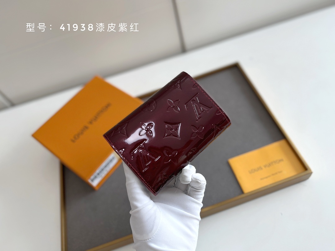 顶级原版💎 漆皮光面压花# 风格柔美款小巧,此款钱夹外部采用精心压纹Monogram Empreinte