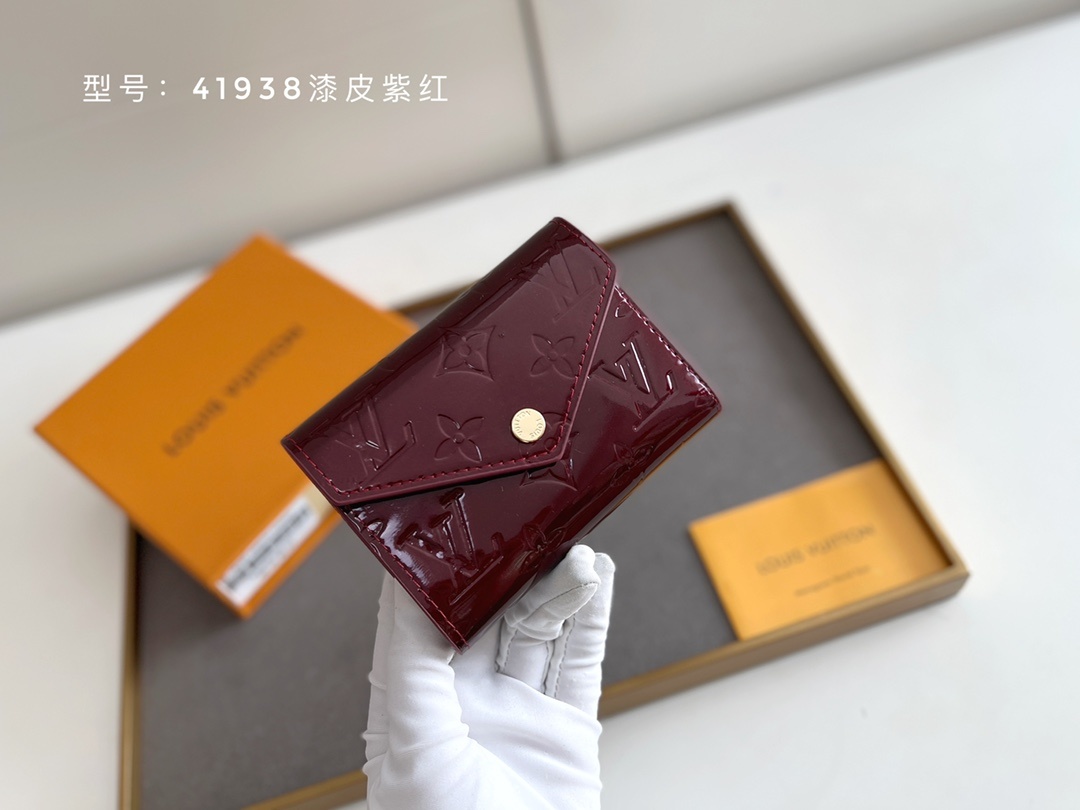 顶级原版💎 漆皮光面压花# 风格柔美款小巧,此款钱夹外部采用精心压纹Monogram Empreinte