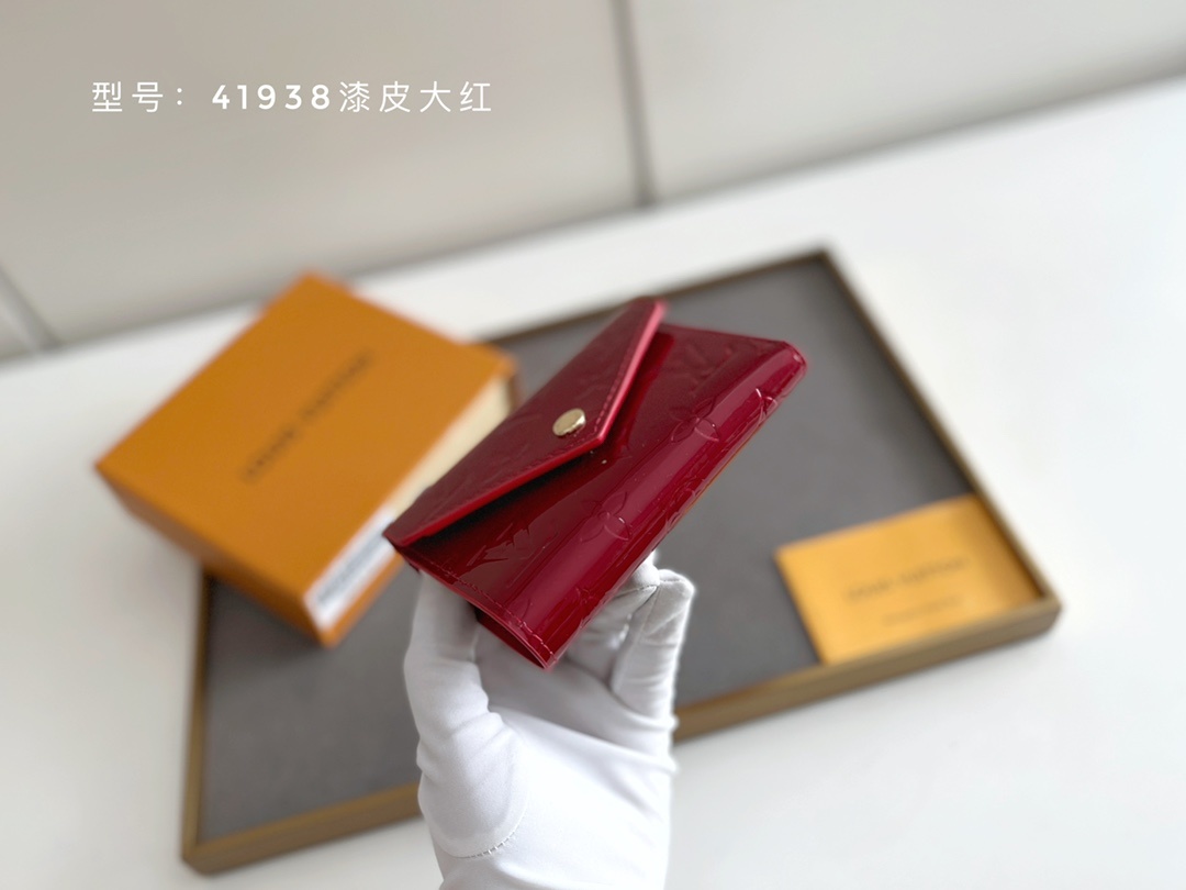 顶级原版💎 漆皮光面压花# 风格柔美款小巧,此款钱夹外部采用精心压纹Monogram Empreinte