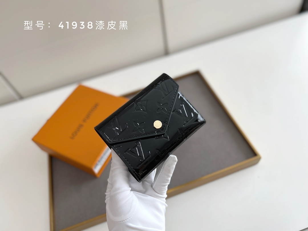 顶级原版💎 漆皮光面压花# 风格柔美款小巧,此款钱夹外部采用精心压纹Monogram Empreinte
