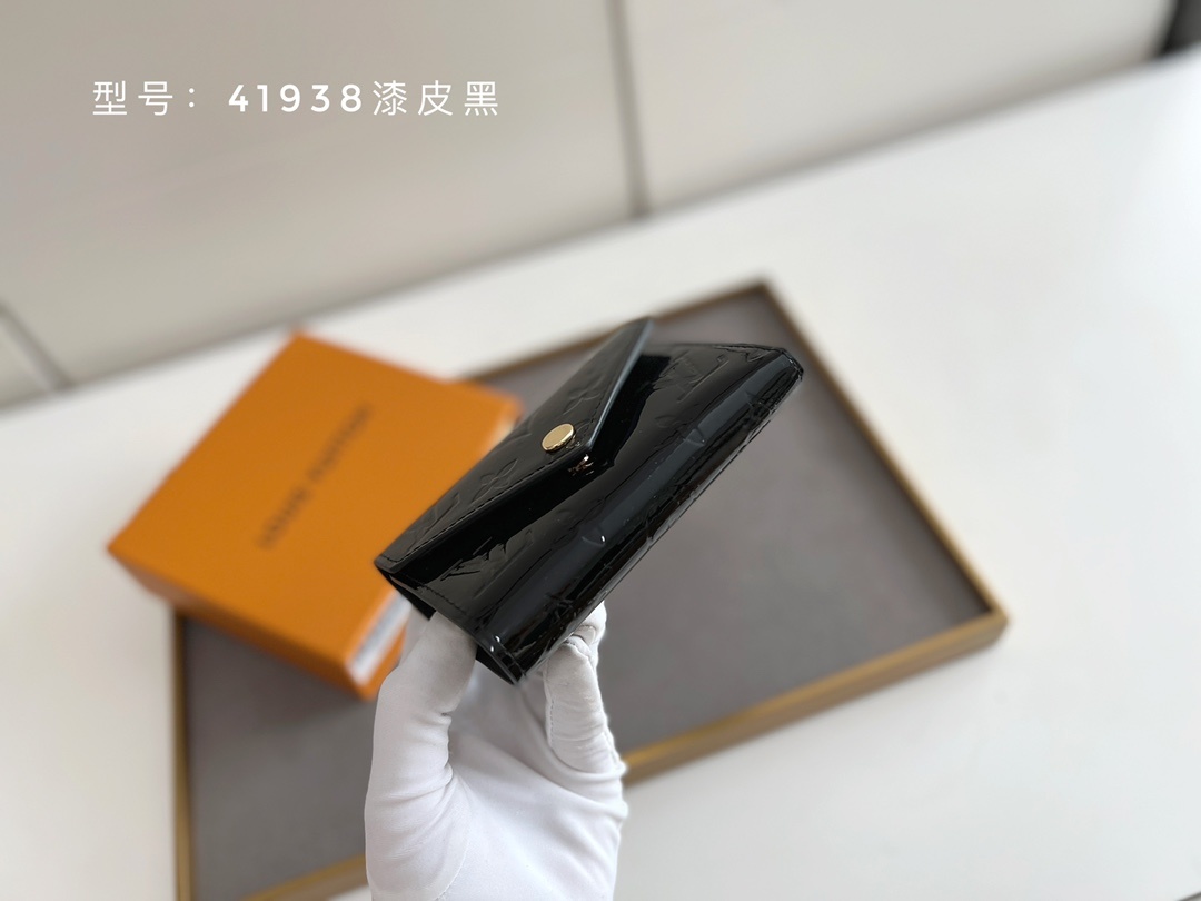顶级原版💎 漆皮光面压花# 风格柔美款小巧,此款钱夹外部采用精心压纹Monogram Empreinte
