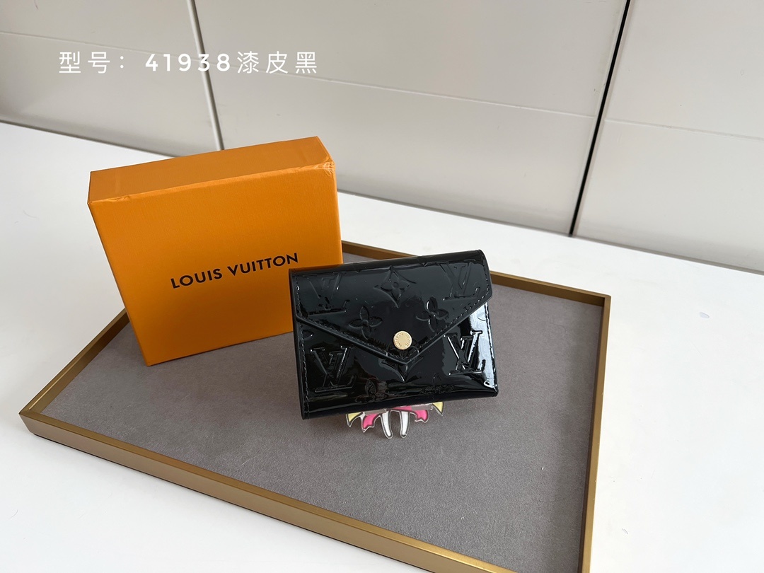 顶级原版💎 漆皮光面压花# 风格柔美款小巧,此款钱夹外部采用精心压纹Monogram Empreinte