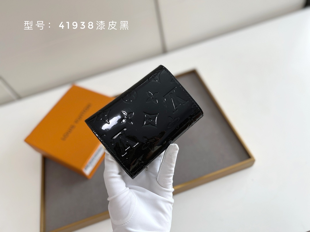 顶级原版💎 漆皮光面压花# 风格柔美款小巧,此款钱夹外部采用精心压纹Monogram Empreinte