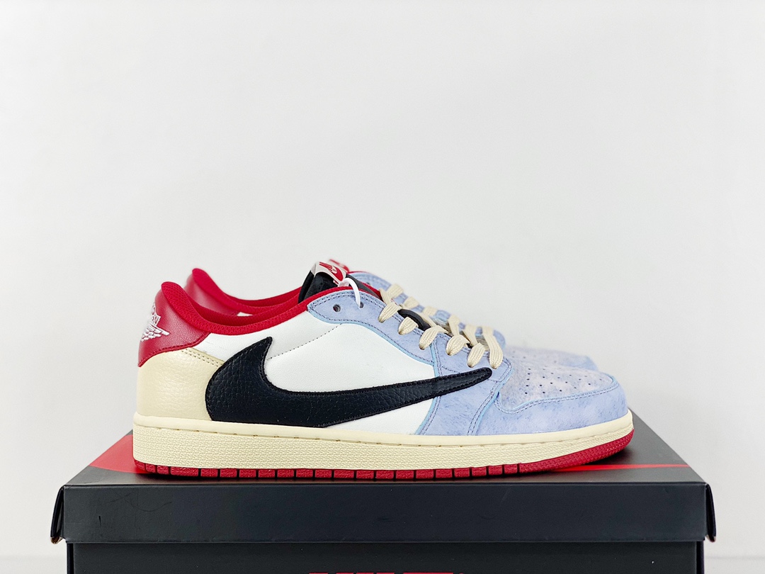 G0  公司级 Air Jordan 1 Retro High OG 倒勾 低帮 AJ1 乔丹1代 aj1 乔1 反向脚趾。亮点之处在于鞋侧的倒置 Swoosh。错版灵感来源于洛杉矶球鞋店铺收到一双特别的错版勾子倒过来，研发出反向勾的设计。