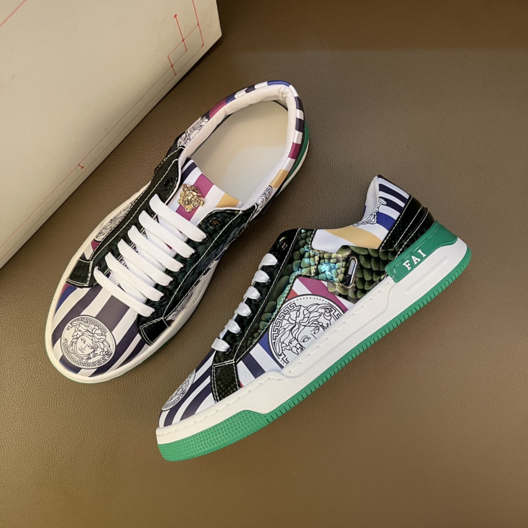 I0  高品质欧美大师设计简洁高档大气，专柜品质值得信赖，面料进口顶级牛皮 。😍 牛皮内里🐑 做工精细，专柜原版大底，上脚舒适百搭，潮男乐福专属定制，小 麦昆 Alexander McQueen  适合司机户外行车🚗 休闲鞋系列之首 男鞋