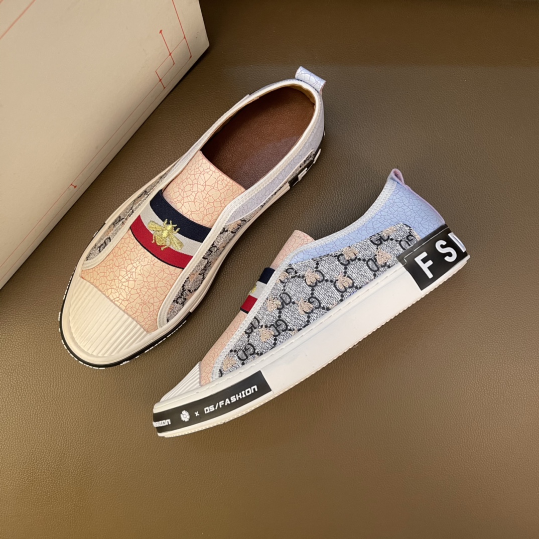 I0  高品质欧美大师设计简洁高档大气，专柜品质值得信赖，面料进口顶级牛皮 。😍 牛皮内里🐑 做工精细，专柜原版大底，上脚舒适百搭，潮男乐福专属定制，小 麦昆 Alexander McQueen  适合司机户外行车🚗 休闲鞋系列之首 男鞋