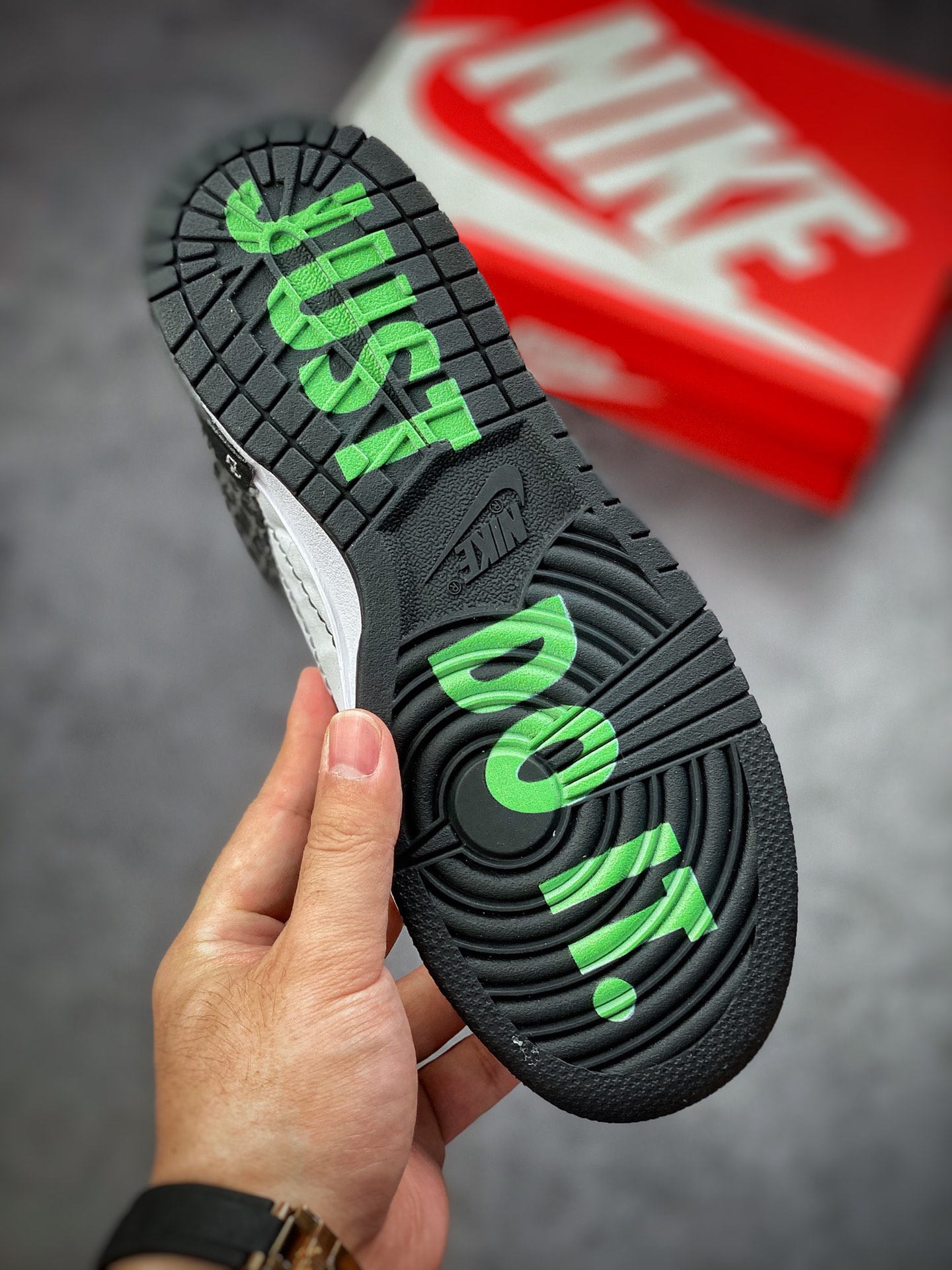 240 Nike Dunk Low Disrupt 2 黑绿蛇纹  内侧的 Nike Swoosh DV1490-161