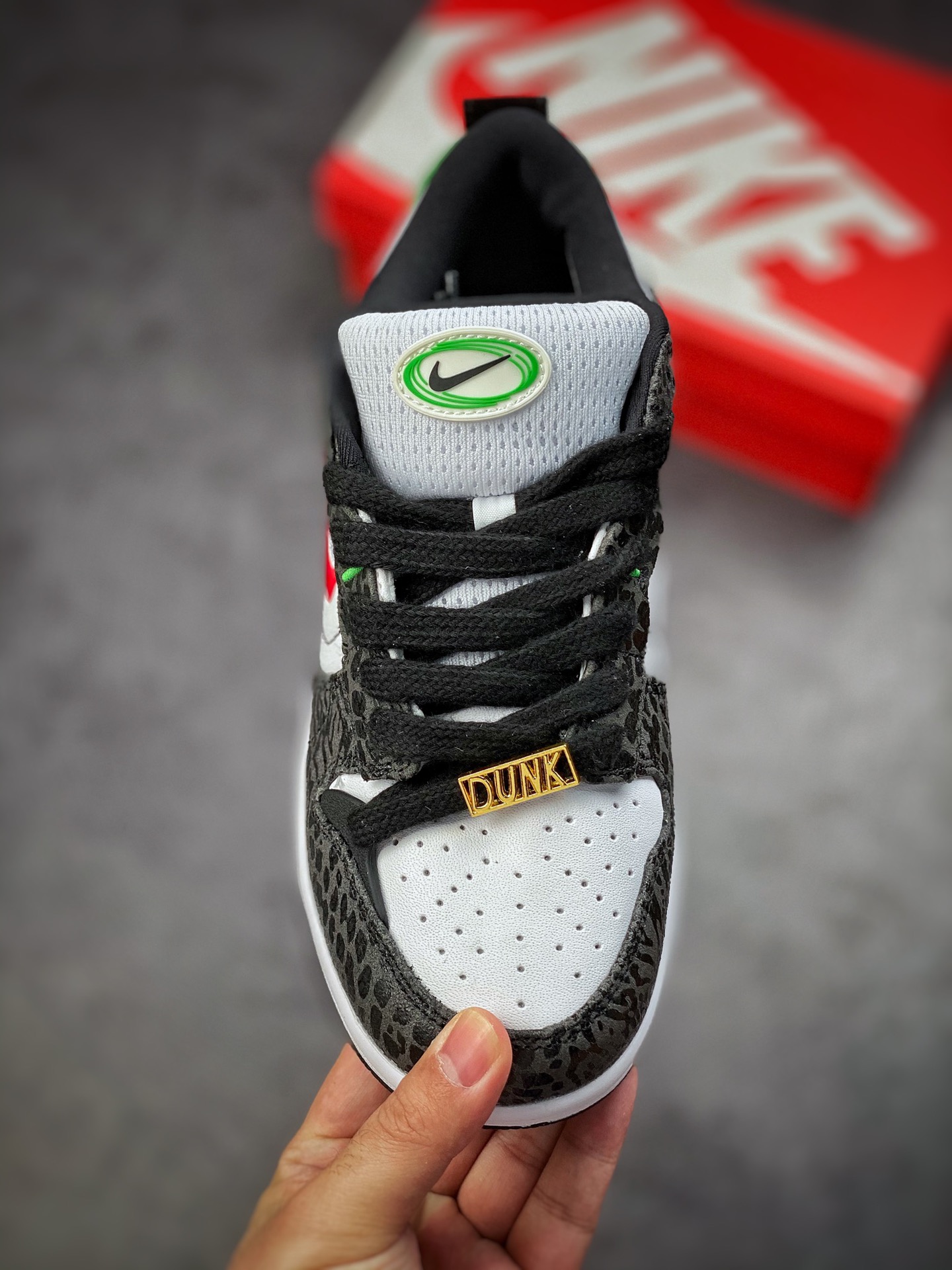 240 Nike Dunk Low Disrupt 2 黑绿蛇纹  内侧的 Nike Swoosh DV1490-161