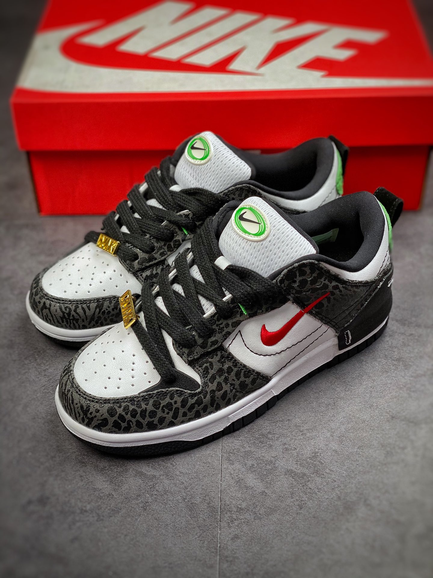 240 Nike Dunk Low Disrupt 2 黑绿蛇纹  内侧的 Nike Swoosh DV1490-161