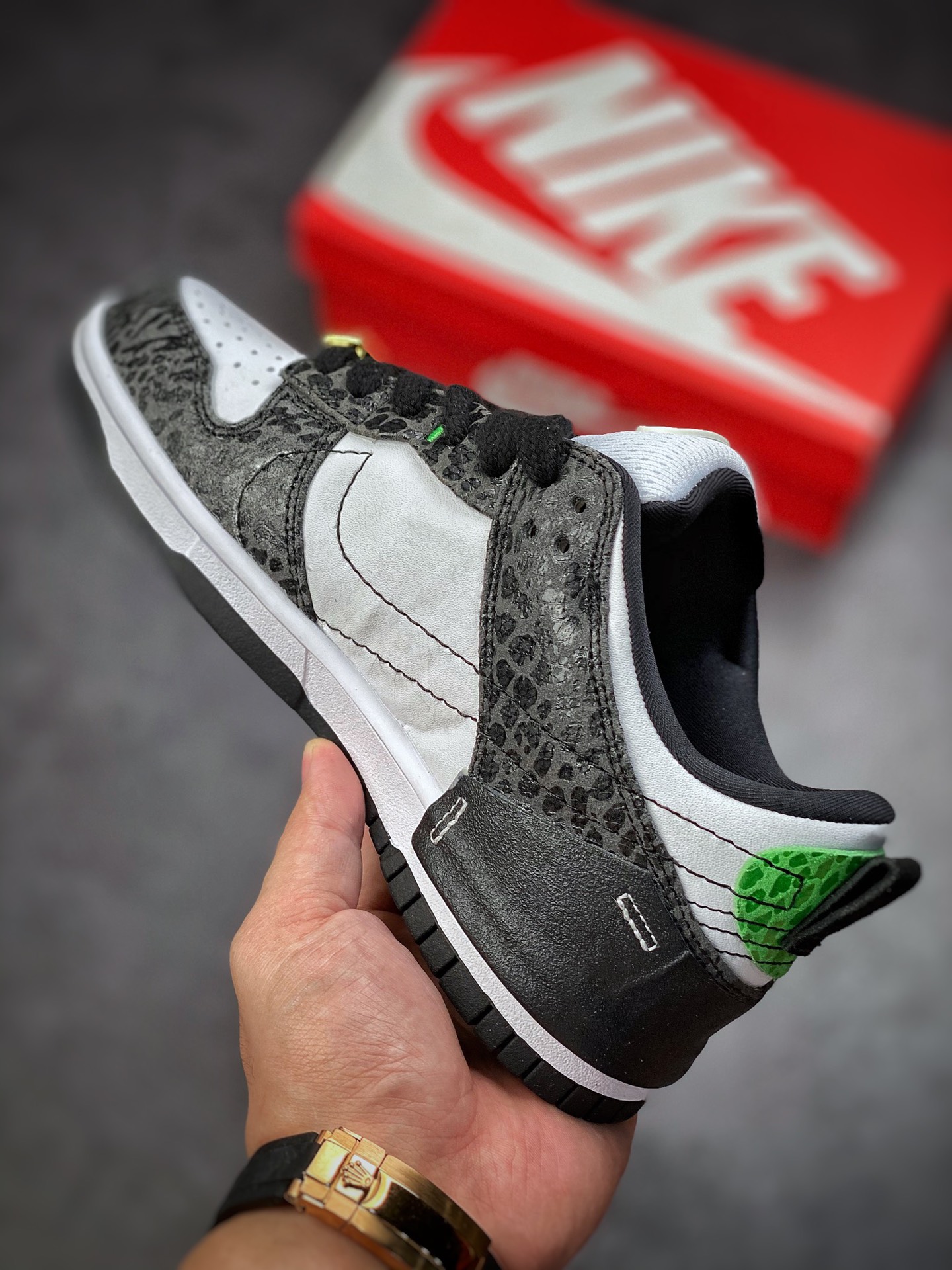 240 Nike Dunk Low Disrupt 2 黑绿蛇纹  内侧的 Nike Swoosh DV1490-161