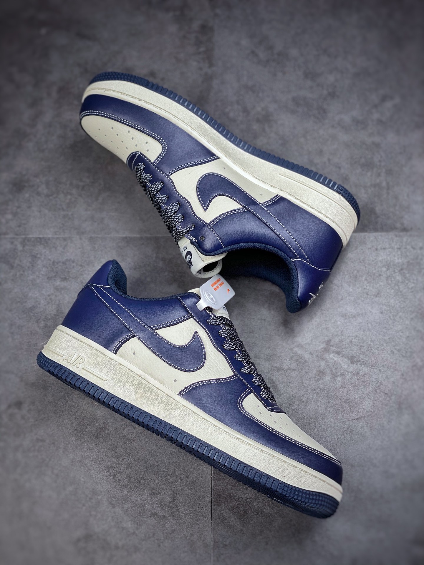 240 Nike Air Force 1 Low 07 藏蓝满天星 SH6928-698-莆田鞋,莆田鞋货源,高仿鞋,高仿鞋货源,安福档口,莆田高仿鞋,莆田鞋批发,高仿鞋批发,莆田高仿运动鞋,高仿运动鞋,莆田运动鞋 240 Nike Air Force 1 Low 07 藏蓝满天星 SH6928-698