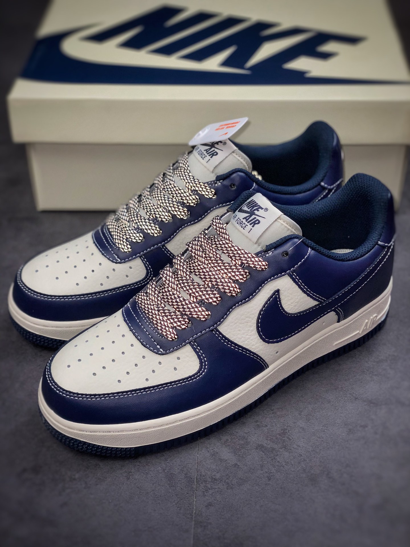 240 Nike Air Force 1 Low 07 藏蓝满天星 SH6928-698-莆田鞋,莆田鞋货源,高仿鞋,高仿鞋货源,安福档口,莆田高仿鞋,莆田鞋批发,高仿鞋批发,莆田高仿运动鞋,高仿运动鞋,莆田运动鞋 240 Nike Air Force 1 Low 07 藏蓝满天星 SH6928-698