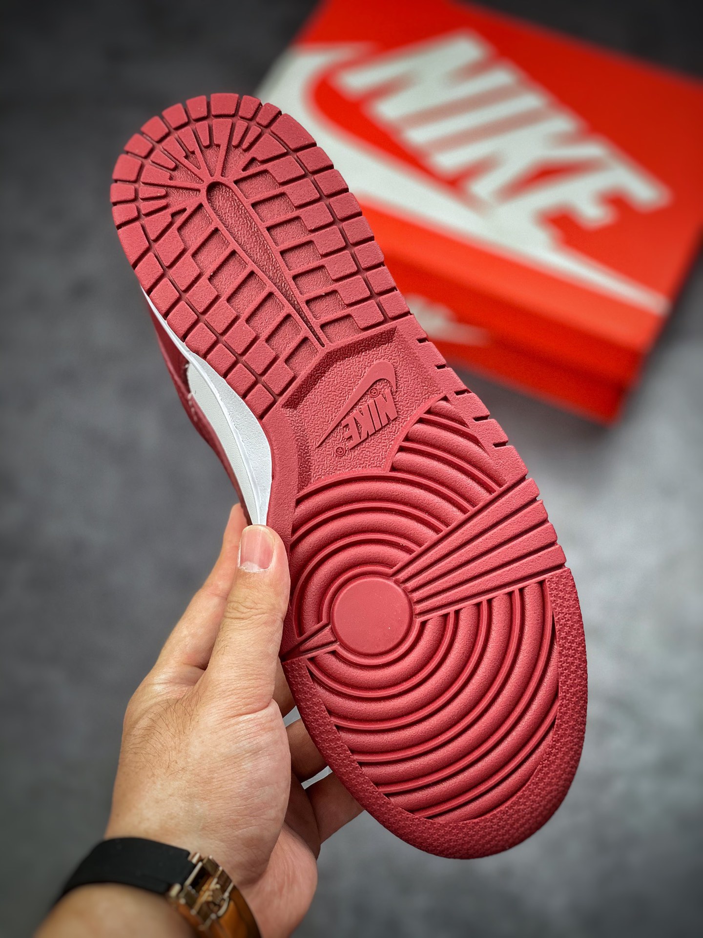 300 Nike SB Dunk low ”Team Red” 团队红 配色 DD1391-601