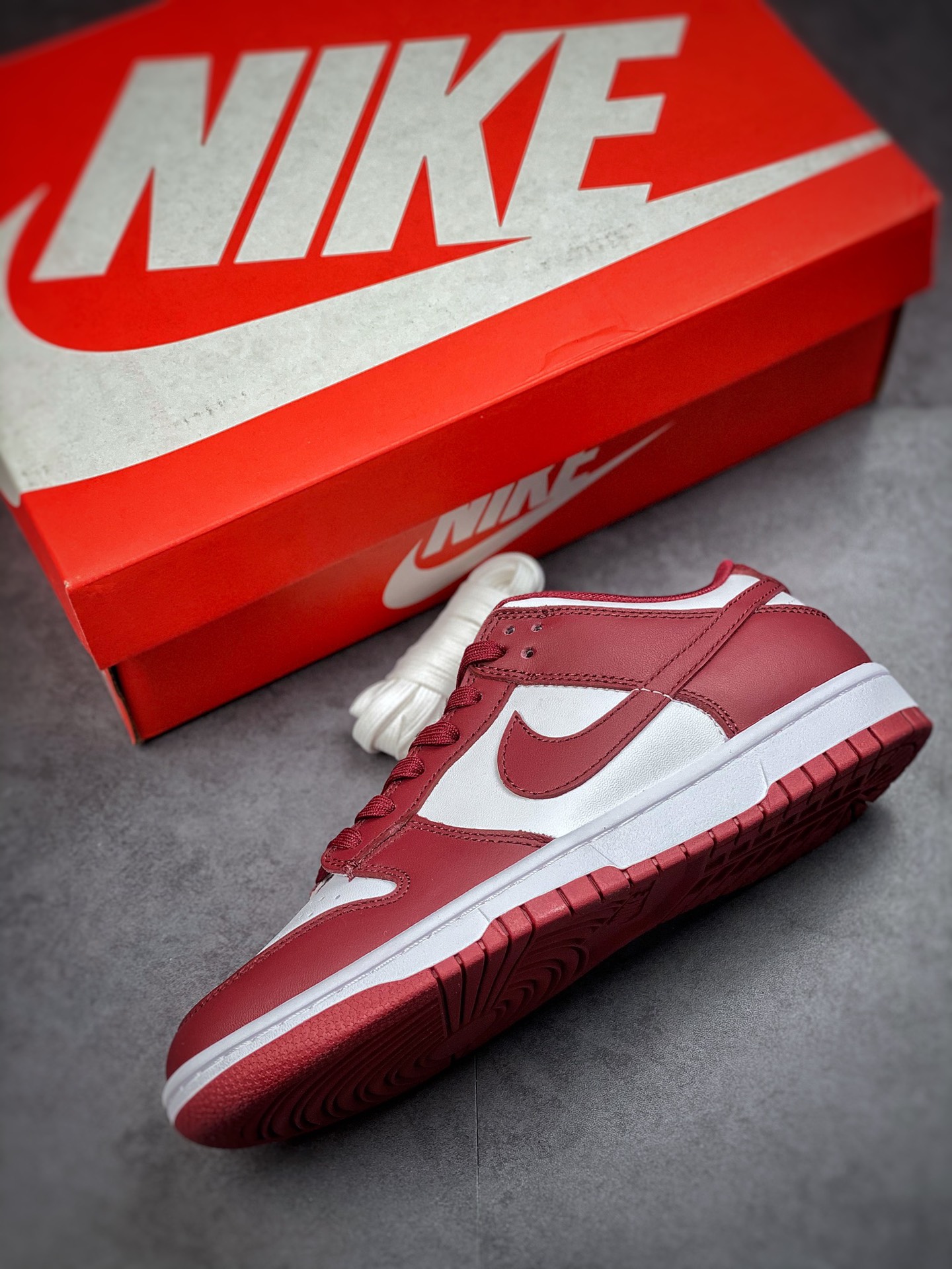 300 Nike SB Dunk low ”Team Red” 团队红 配色 DD1391-601
