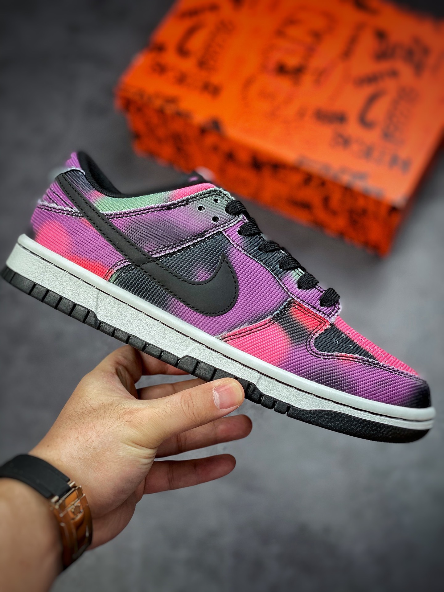 300 Nike Dunk Low  ”Graffti” 扎染 街头涂鸦系列 DM0108-002