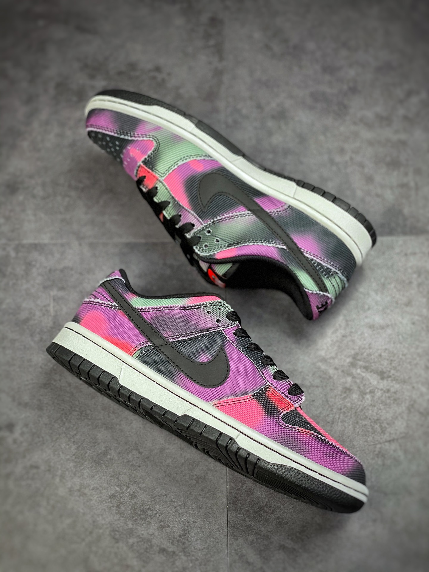 300 Nike Dunk Low  ”Graffti” 扎染 街头涂鸦系列 DM0108-002