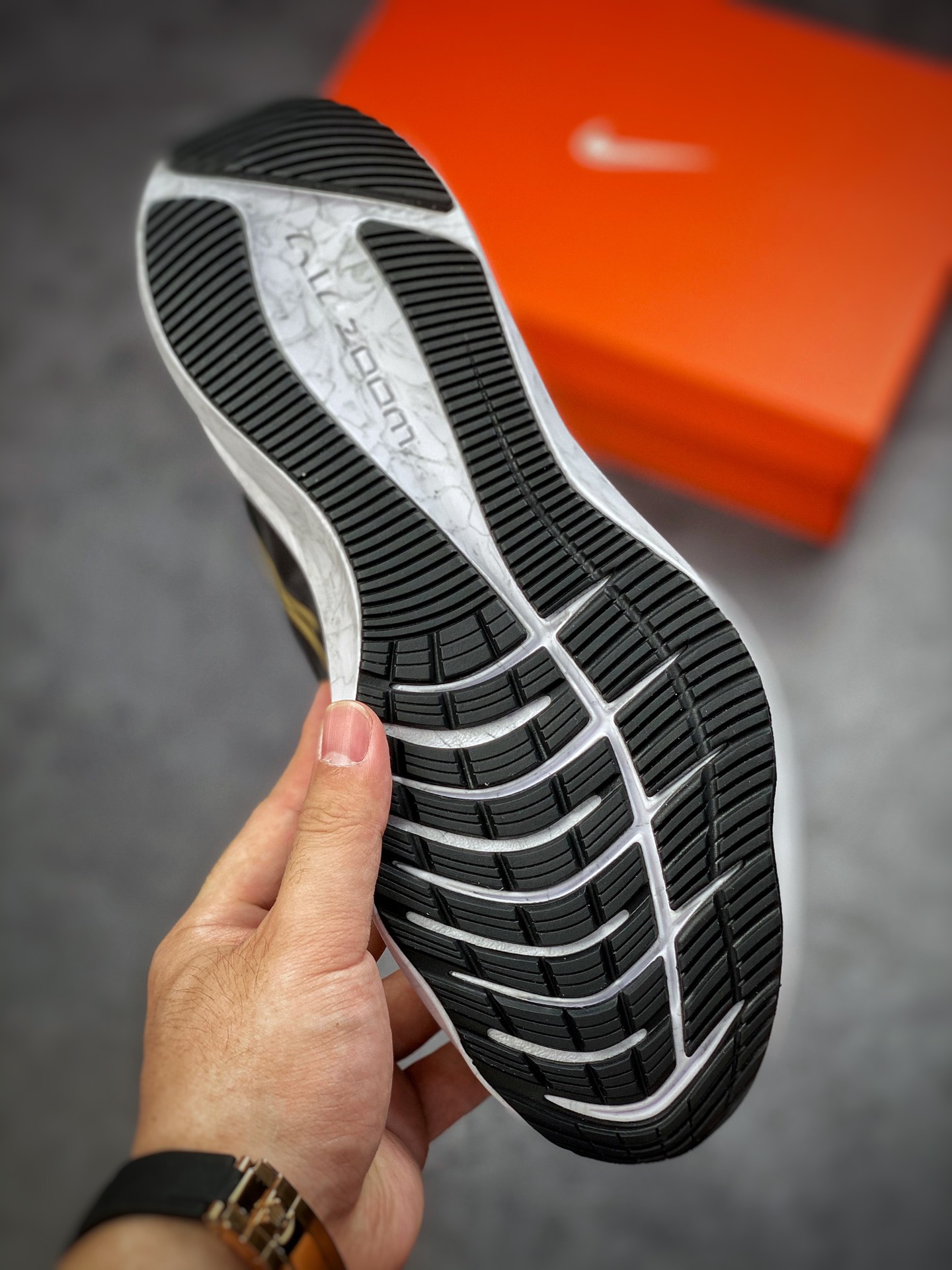 190 Nike Air Zoom Winflo 8代  网透面气 训跑练步鞋  CW3419-009