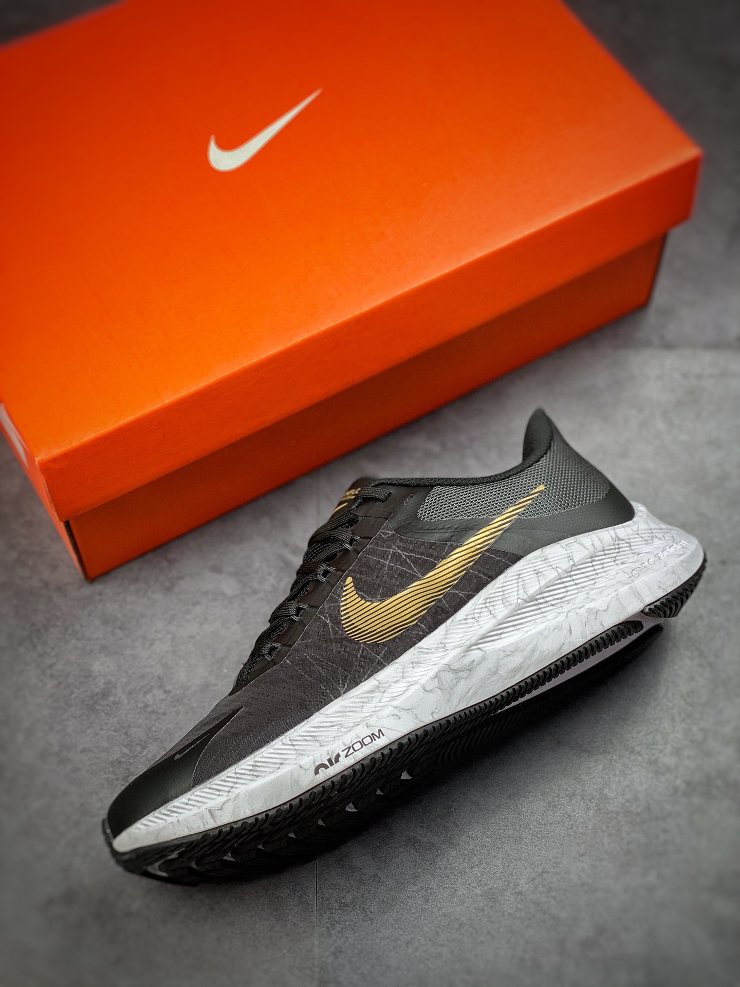 190 Nike Air Zoom Winflo 8代  网透面气 训跑练步鞋  CW3419-009