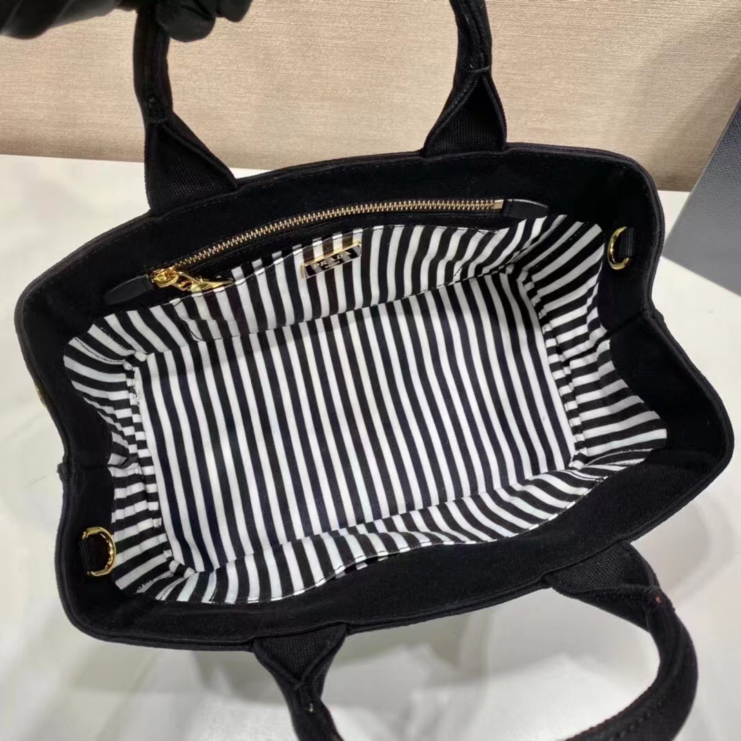 Prada bag 8