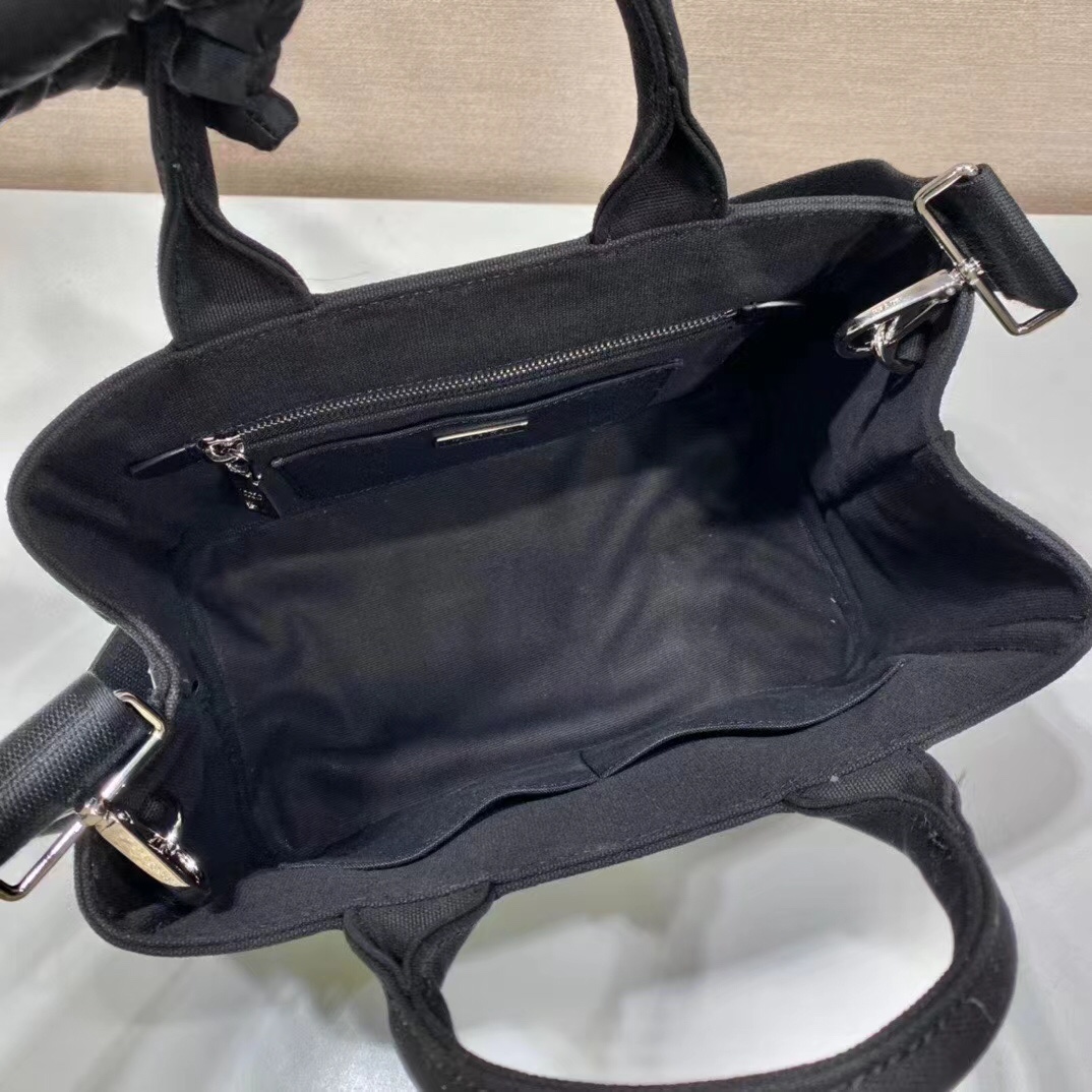 Prada bag 8