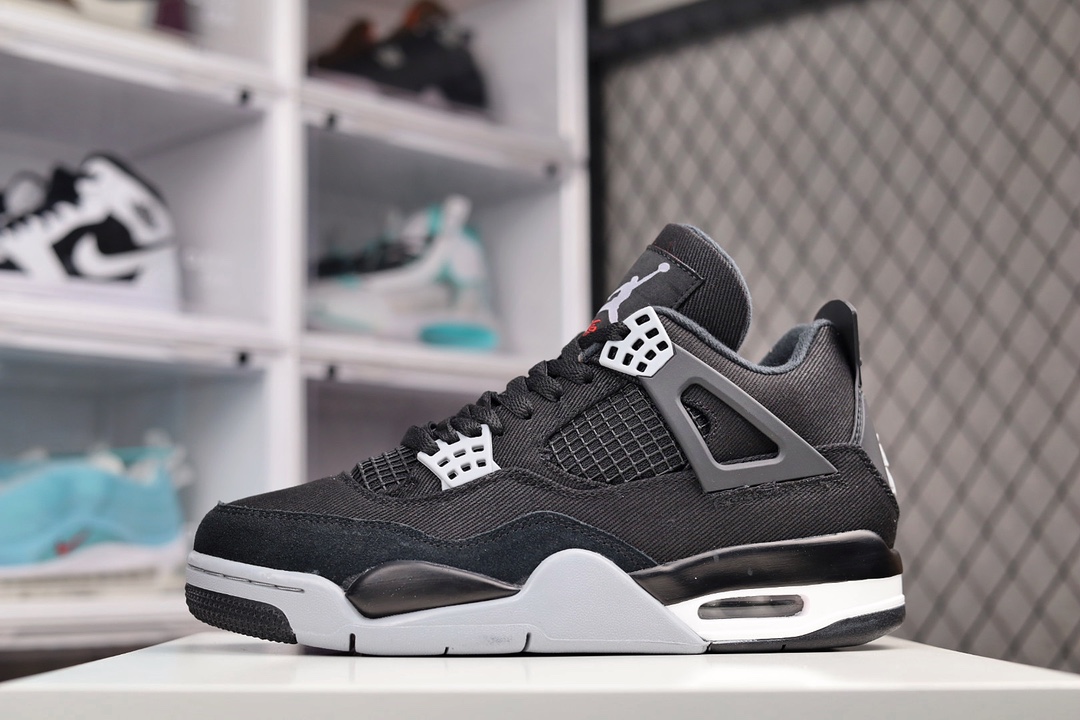 J5 Air Jordan 4 Retro 黑色帆布AJ大厂出品 主力合作工厂 优势供应市场 一线大厂水准 平民价格定位 全新模具开发 纯正4代正确鞋型 进口头层皮料 高清洁度 立体高频 四线中底拉帮 网格大小 各方面细节都不错 品质完全碾压市面诸多嘴炮”纯原”杀猪版本996JW