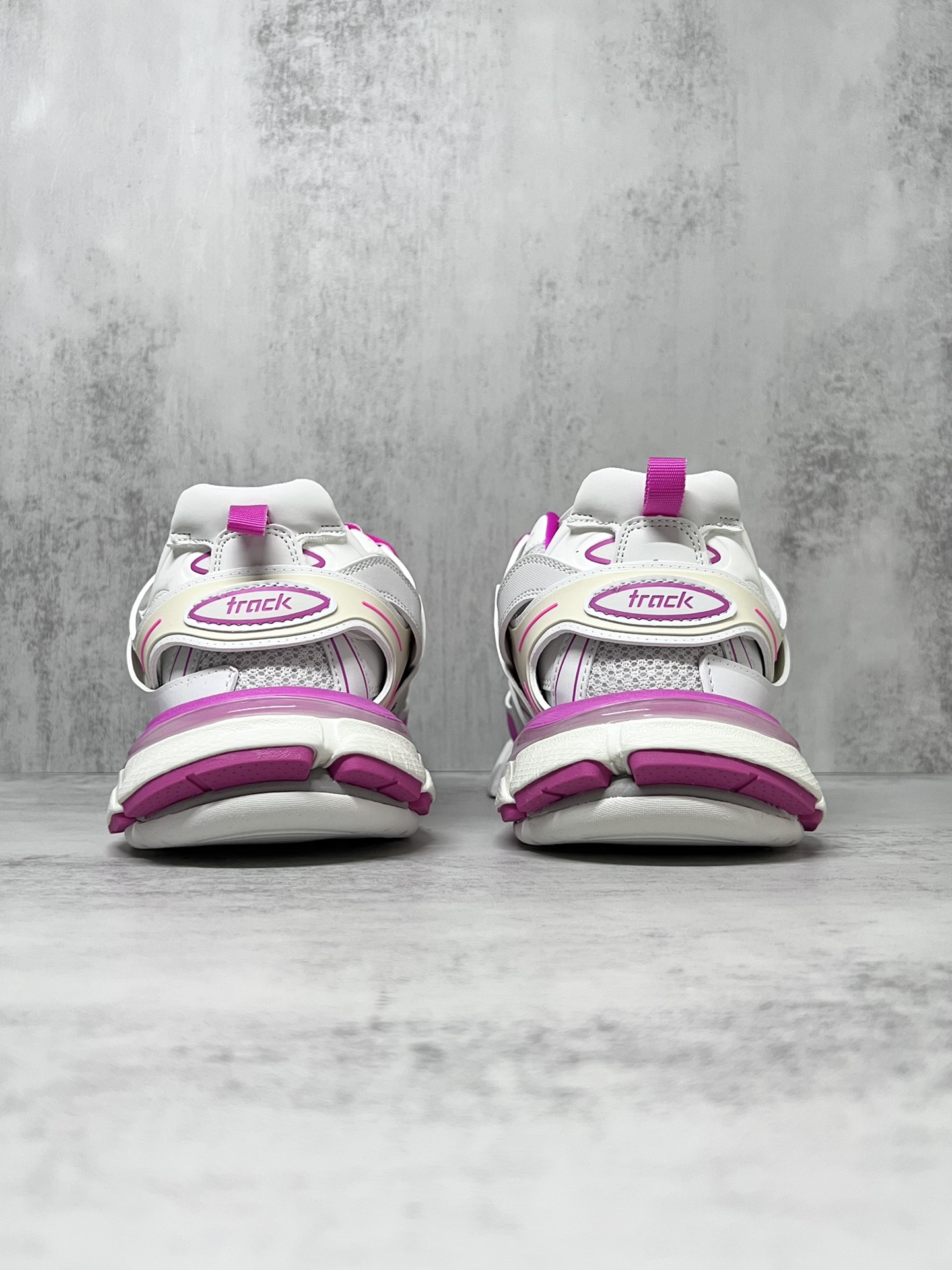 巴黎世家3.0 三代户外概念鞋老爹鞋“白粉红”Balenciaga Sneaker Tess s.Gomma 纯原版本 原装大盒 从里到外 一切百分百还原官方配置 顶级专供碾压市面一切真标版本
尺码：35 36 37 38 39 40新色陆续更新中！