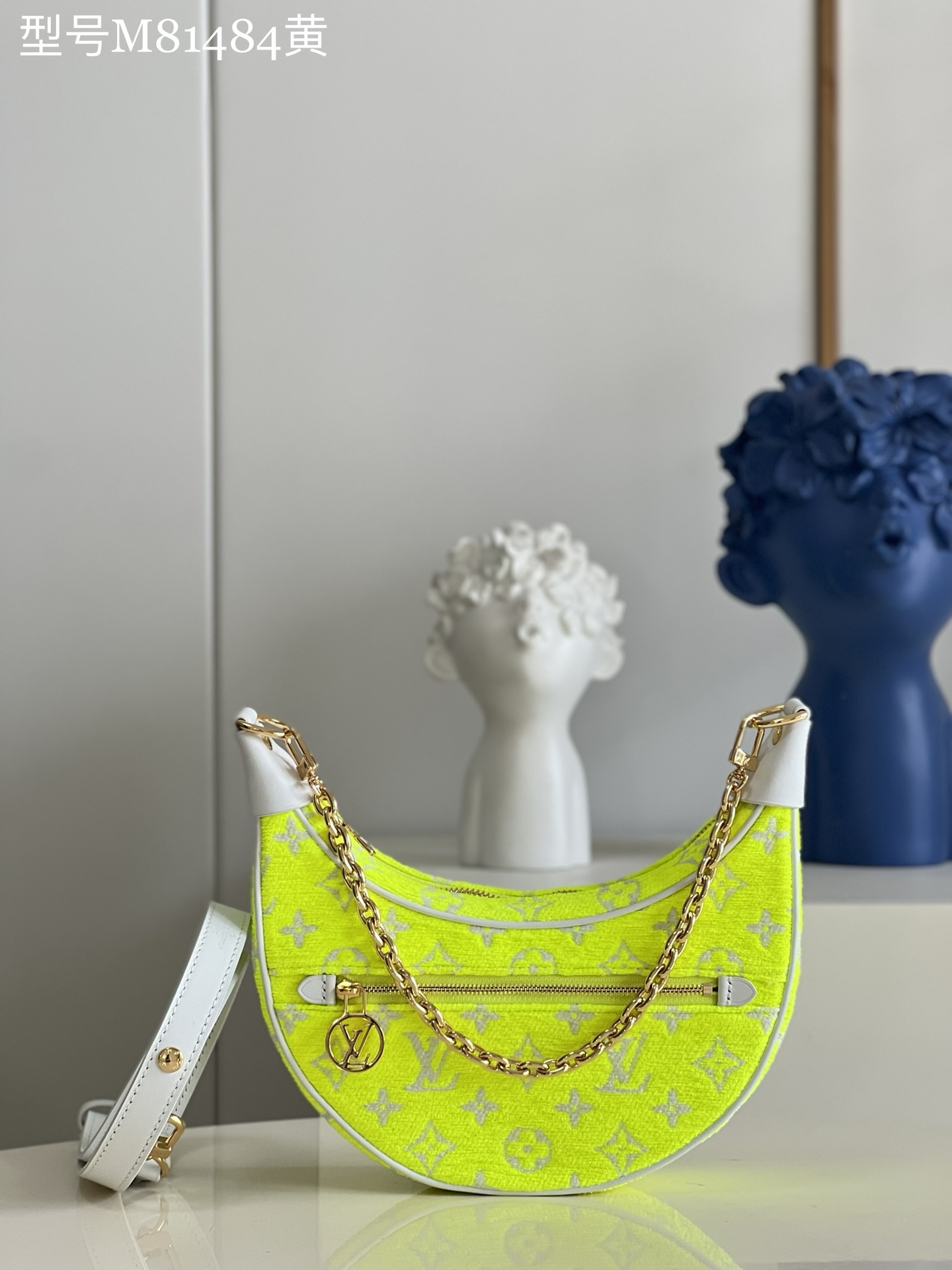 NO:399296,【Exclusive real photo M81484 yellow】Loop Half Moon-shaped underarm bag material Monogram jacquard velvet cloth, dipped in the classic tone of tennis balls. The fabric used is made of recycled yarn. Detailed features 23 x 13 x 6 cm (length x height x width) X.,LV【original leather】,louis vuitton19860909【独家实拍M81484黄】Loop 半月亮形腋下包取材 Monogram 提花绒布,浸染网球的经典色调.所用面料由 回收纱线制成. 详细特征23 x 13 x 6 厘米 (长度 x 高 x 宽) X.,LV【原厂皮】,louis vuitton,Bag