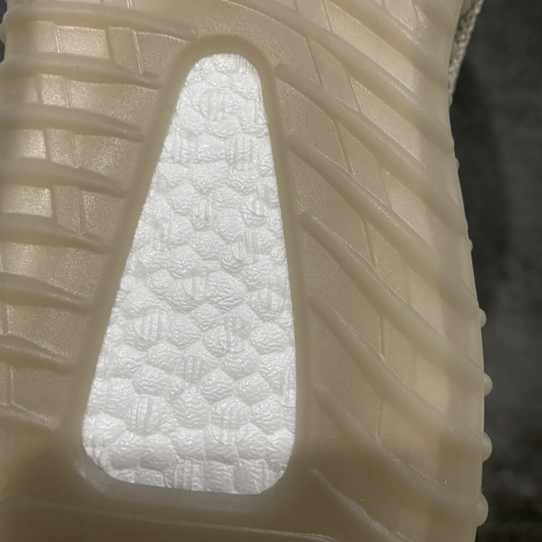 图片[9]-W1性价比版本 全新批次 市售最强性价比 某知名大厂支线产品 跑遍市场筛选最强最稳定性价比批次 Yeezy 350v2 天使系列配色合集 AD Yeezy Boost 350 V2灰色黑条纹 HP7870 鞋型完美升级 疯狂碾压市面同价位版本 大底饱满脚感完美 核心优势供应 助力发展 稳定走量私信 尺码：36 36.5 37 38 38.5 39 40 40.5 41 42 42.5 43 44 44.5 45 46 46.5 47 48-选品中心