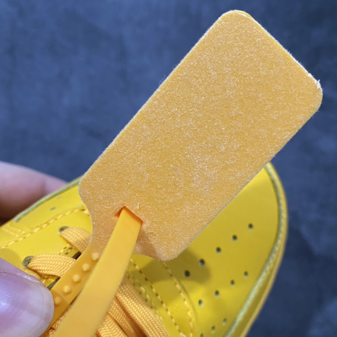 图片[4]-渠道纯原版 Nike Air Force1 X Off White AF1 OW 黄色色艺术馆 DD1876-700 重金购入原鞋开发 耗时多个月开发打造 北美突袭发售一波 现正品价格逼近两万元大关 市面唯一使用正确批次卡色 Prime Asia 贝利原厂皮料 （与zp无色差）原楦原纸板 确保最大程度还原鞋头采用数码冲孔 清洁度完美 正确中底双色四线拉帮 侧面字体采用原厂高频工艺 多层印刷加厚处理 立体清晰 区分市面单层油墨印刷 原厂防盗扣 原档案大底 第一批仅1200双 外贸客户必主推版本 尺码 36 36.5 37.5 38 38.5 39 40 40.5 41 42 42.5 43 44 44.5 45 46 47.5-选品中心