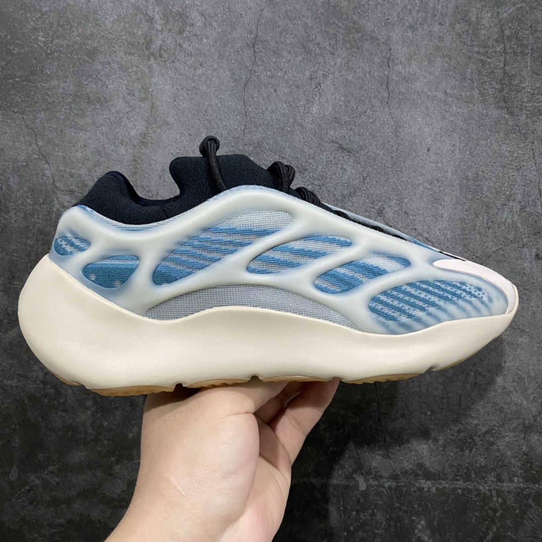 God版本Yeezy700v3蓝晶石GY0260 此版本细节品质不错 原材料制作 清洁度和鞋型也都很好 比s2版本要好很多 尺码:36-47-选品中心