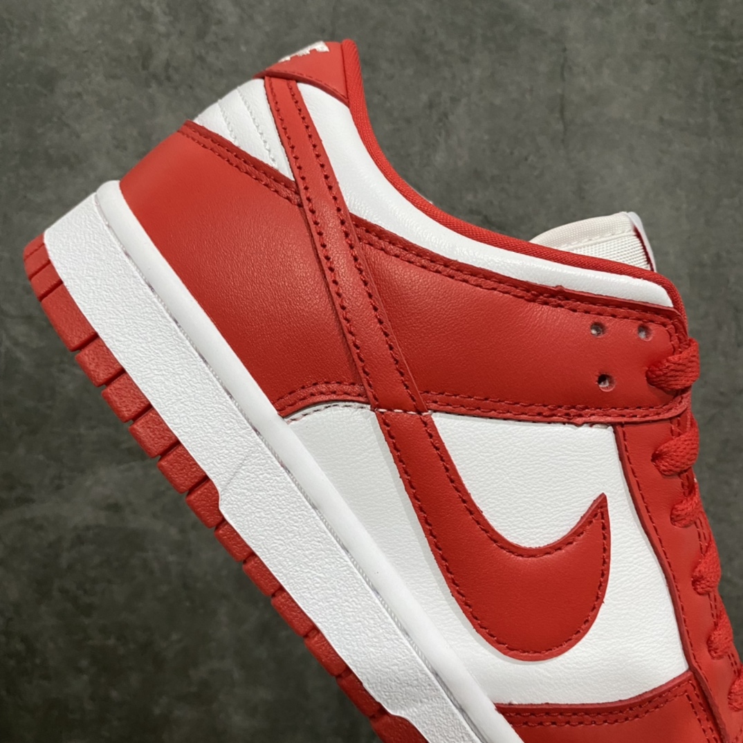 图片[7]-M纯原 NK Dunk Low SP 白红 CU1727-100 圈内最强 零售首选 独家原厂航空铝磨具打磨大底 鞋头坡度极致还原 原盒原配 圈内天花板工艺 原厂冲刀 超高清洁度 全鞋零毛边皮料切割 全套原楦原模倾力打造完美版型 采用原厂百宏鞋带以及原厂百宏织唛舌标 内标可供原厂几率过验 原厂中底布黄色点胶 原厂中底布拉帮走线遵循公司‼️ 尺码：36 36.5 37.5 38 38.5 39 40 40.5 41 42 42.5 43 44 45 46 47.5-选品中心