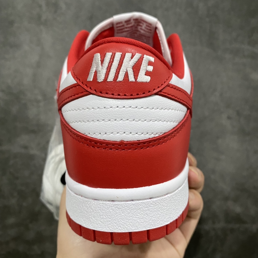 图片[4]-M纯原 NK Dunk Low SP 白红 CU1727-100 圈内最强 零售首选 独家原厂航空铝磨具打磨大底 鞋头坡度极致还原 原盒原配 圈内天花板工艺 原厂冲刀 超高清洁度 全鞋零毛边皮料切割 全套原楦原模倾力打造完美版型 采用原厂百宏鞋带以及原厂百宏织唛舌标 内标可供原厂几率过验 原厂中底布黄色点胶 原厂中底布拉帮走线遵循公司‼️ 尺码：36 36.5 37.5 38 38.5 39 40 40.5 41 42 42.5 43 44 45 46 47.5-选品中心