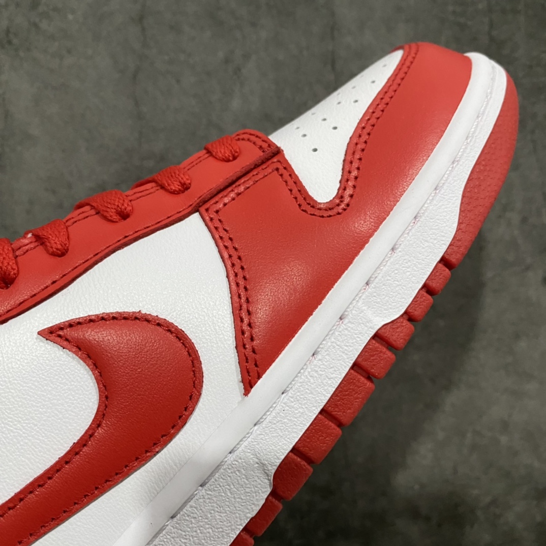 图片[6]-M纯原 NK Dunk Low SP 白红 CU1727-100 圈内最强 零售首选 独家原厂航空铝磨具打磨大底 鞋头坡度极致还原 原盒原配 圈内天花板工艺 原厂冲刀 超高清洁度 全鞋零毛边皮料切割 全套原楦原模倾力打造完美版型 采用原厂百宏鞋带以及原厂百宏织唛舌标 内标可供原厂几率过验 原厂中底布黄色点胶 原厂中底布拉帮走线遵循公司‼️ 尺码：36 36.5 37.5 38 38.5 39 40 40.5 41 42 42.5 43 44 45 46 47.5-选品中心