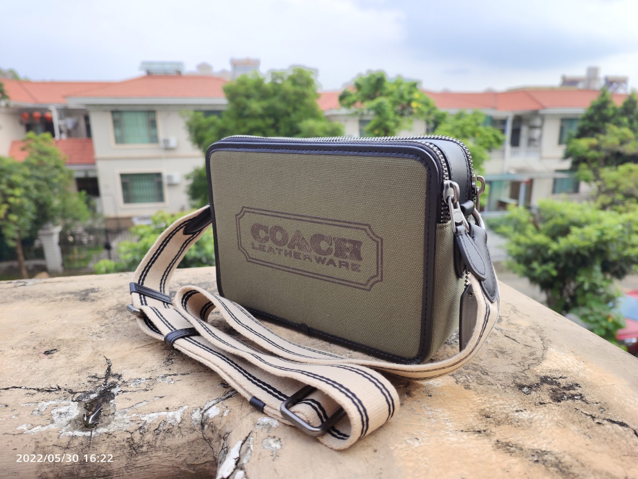 Coach 款号8408男士新款 军绿帆布 C家 Charter