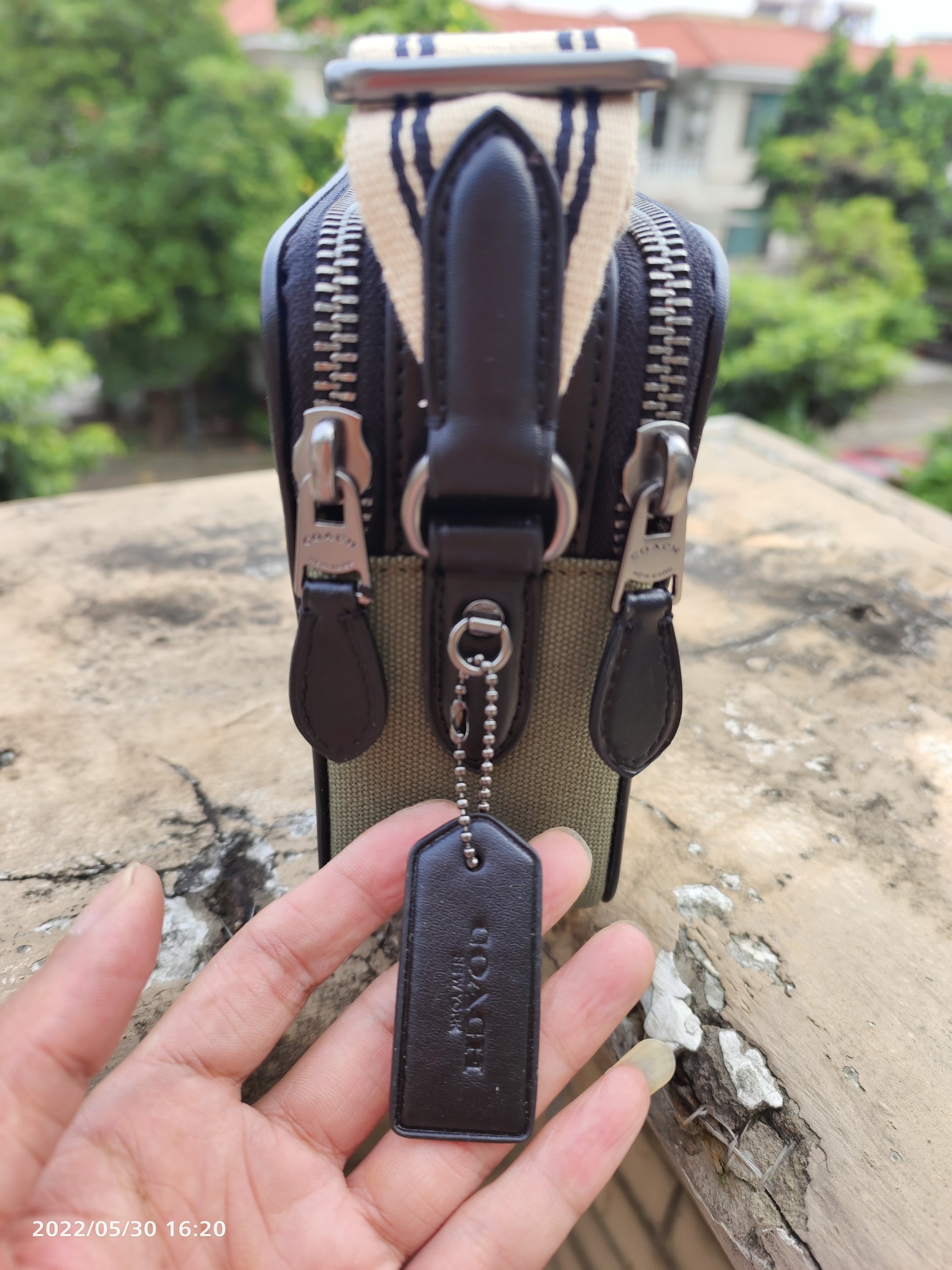 Coach 款号8408男士新款 军绿帆布 C家 Charter