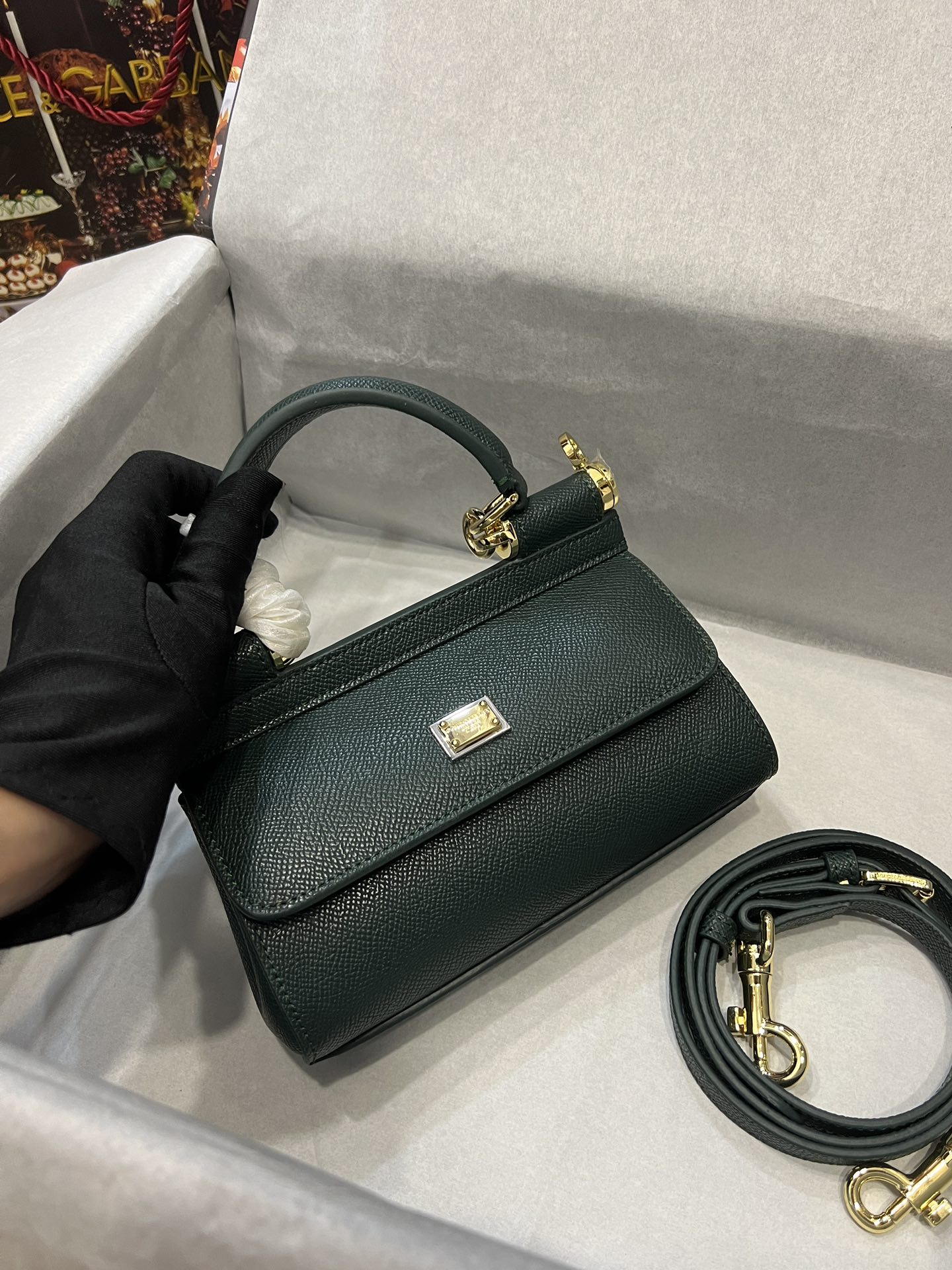Top original order Dolce & Gabbana 👑
A Birkin bag in the fashion industry👜Every time it is shown, it always has hot🔥 and luminous highlights🎨, which always make people fall in love💋
