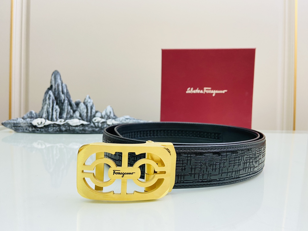 I5  Ferragamo 菲拉格慕  皮带腰带：单面使用专柜质量、百分百头层牛皮、24k纯钢扣、送人自用首选、保证真皮 包装：请认准图片专柜包装、送打孔器 全套包装 宽度：3.5cm 长度：国标cm-cm 可以自行裁剪长度