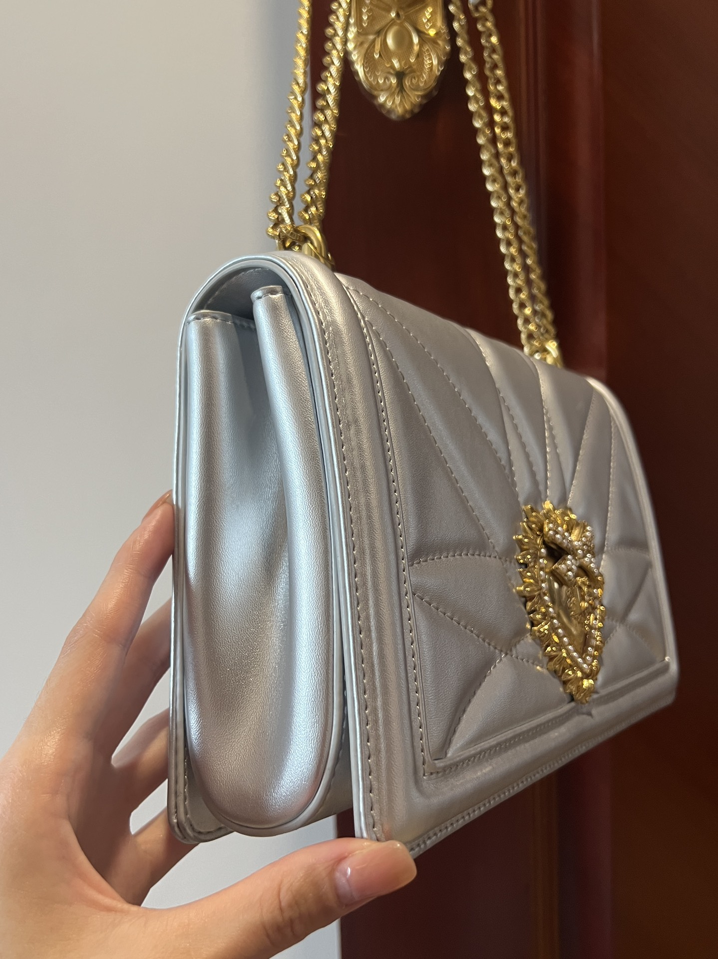Top original order Dolce & Gabbana
Delicately handmade 👏🏻 Equipped with original hardware 🙅 The top of the bag is handmade with oil edges 👍🏻 The favorite of many celebrities photo 1