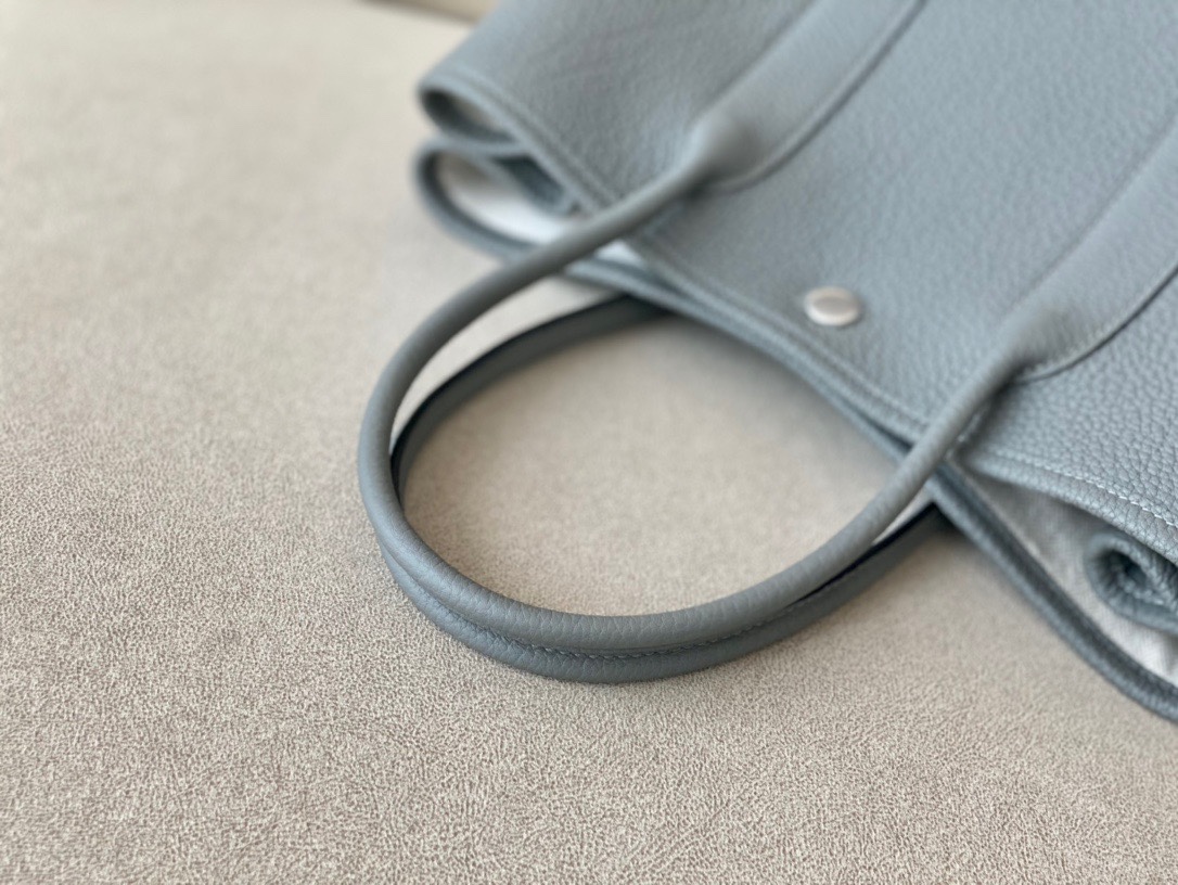 Elegant Garden Party 36 Tote Bag in Gray Negonda Leather - Perfect for Work 8 i1653875118 652 6