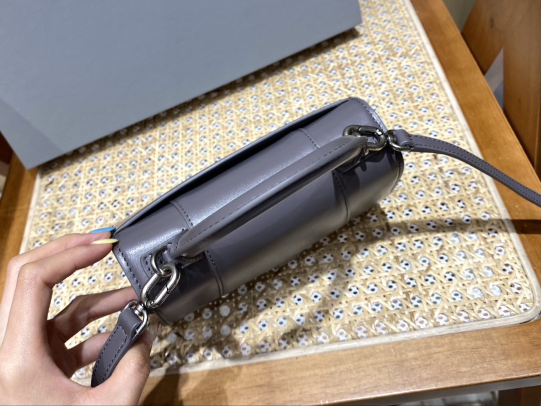 Balenciaga Hourglass XS 19CM BAG 平纹沙漏包 592833灰色/银扣