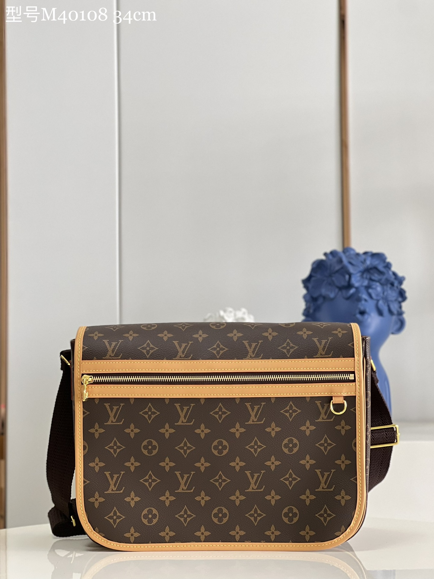 NO:398790,【Exclusive real photo of M40108 preschool】Middle-old horizontal zipper veil crossbody postman bag chrome-plated real gold hardware, YKK zipper, classic presbyterian fabric, brown woven lining, stretchable cotton shoulder strap Size 34-9.5-26 cm Z.,LV [original leather],louis vuitton19860909【独家实拍M40108老花】中古横拉链盖头斜挎邮差包 镀铬真金色五金,YKK拉链,经典老花面料,棕色织布衬,可伸展纯棉肩带 尺寸34-9.5-26厘米 Z.,LV【原厂皮】,louis vuitton,Bag