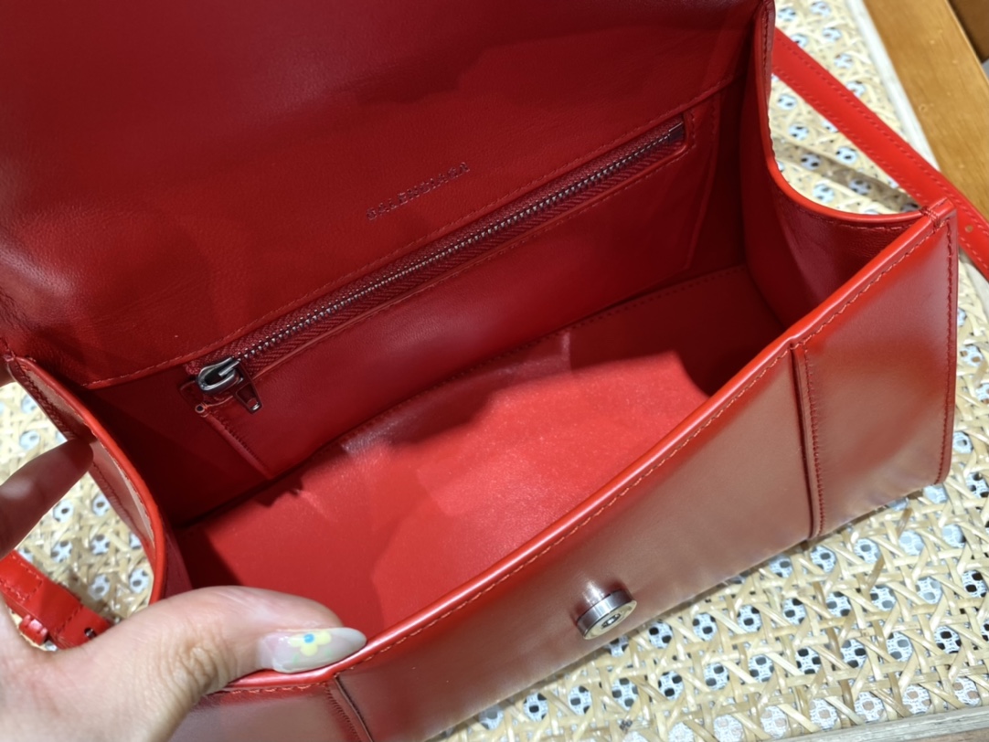 Balenciaga Hourglass S 23CM 平纹纹沙漏包 593546红色/红扣