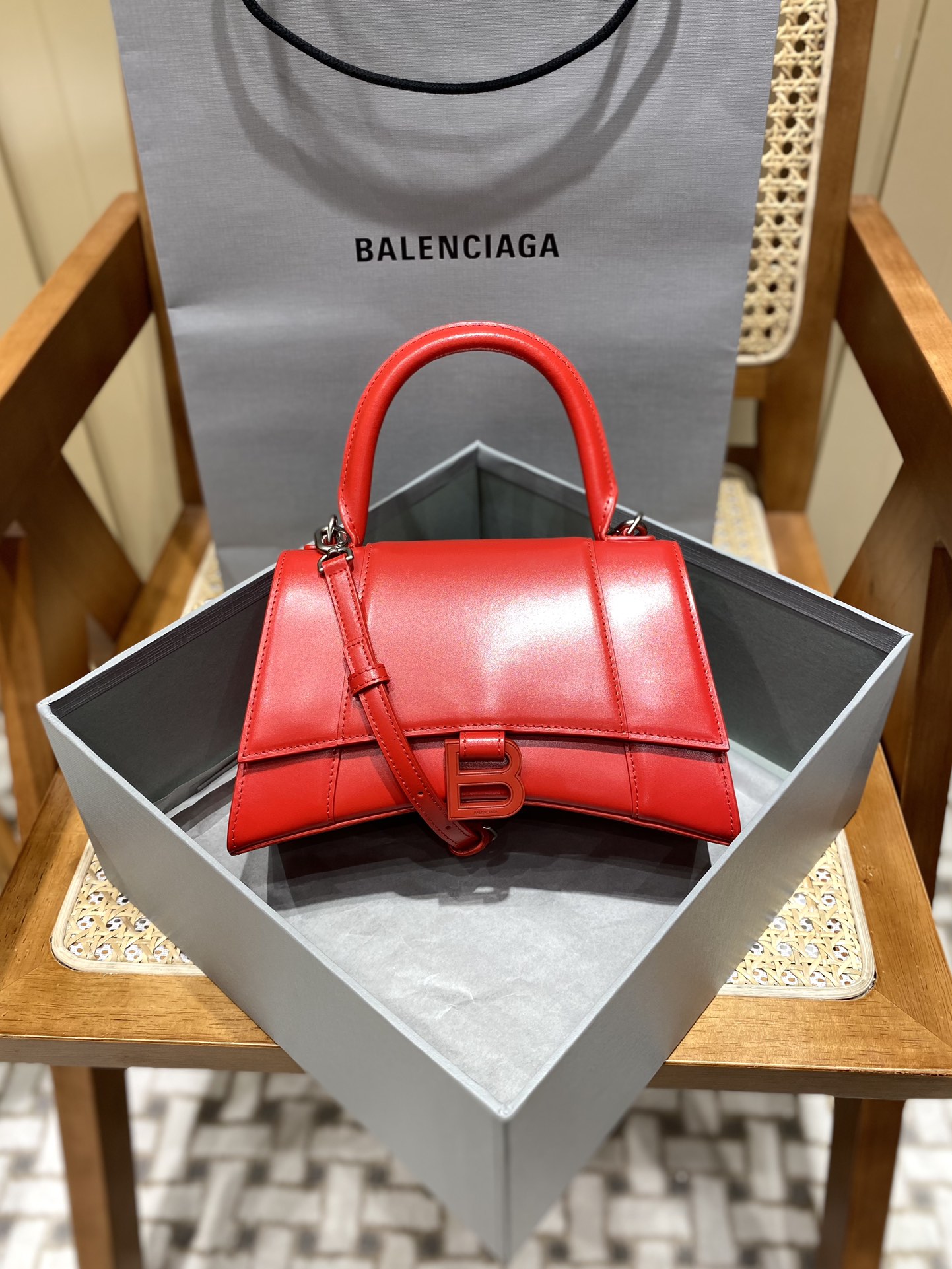 Balenciaga Hourglass S 23CM 平纹纹沙漏包 593546红色/红扣