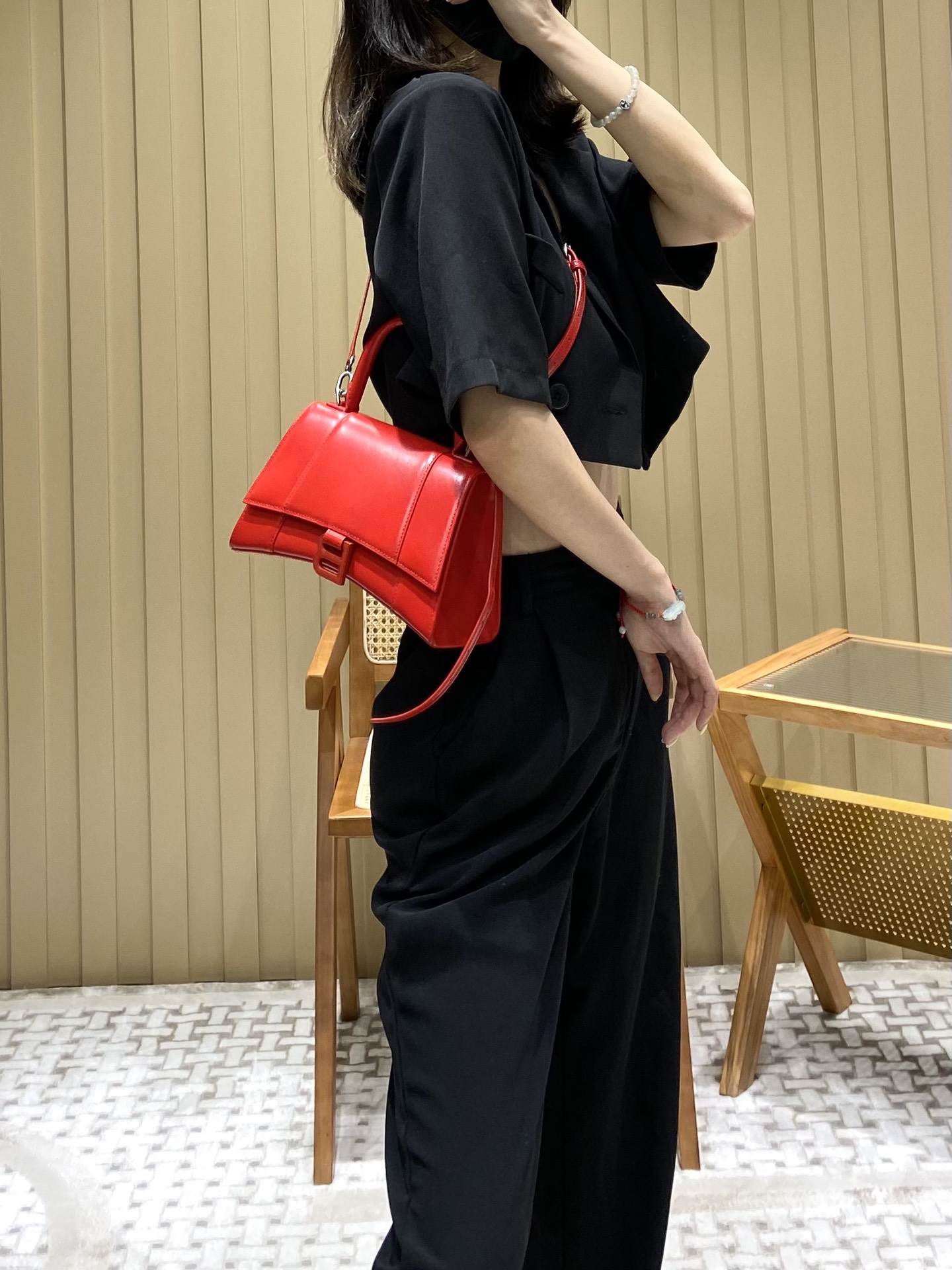 Balenciaga Hourglass S 23CM 平纹纹沙漏包 593546红色/红扣