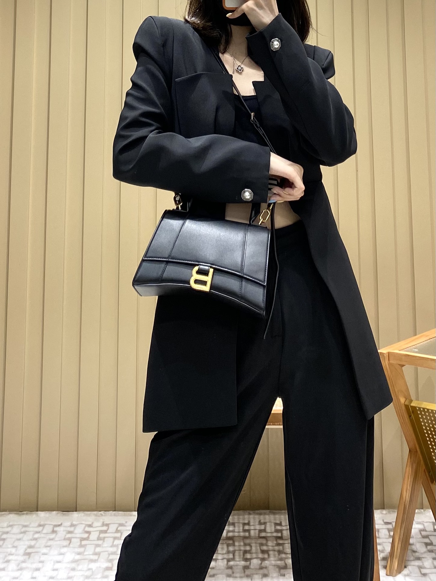Balenciaga Hourglass S 23CM 平纹纹沙漏包 593546黑色/金扣