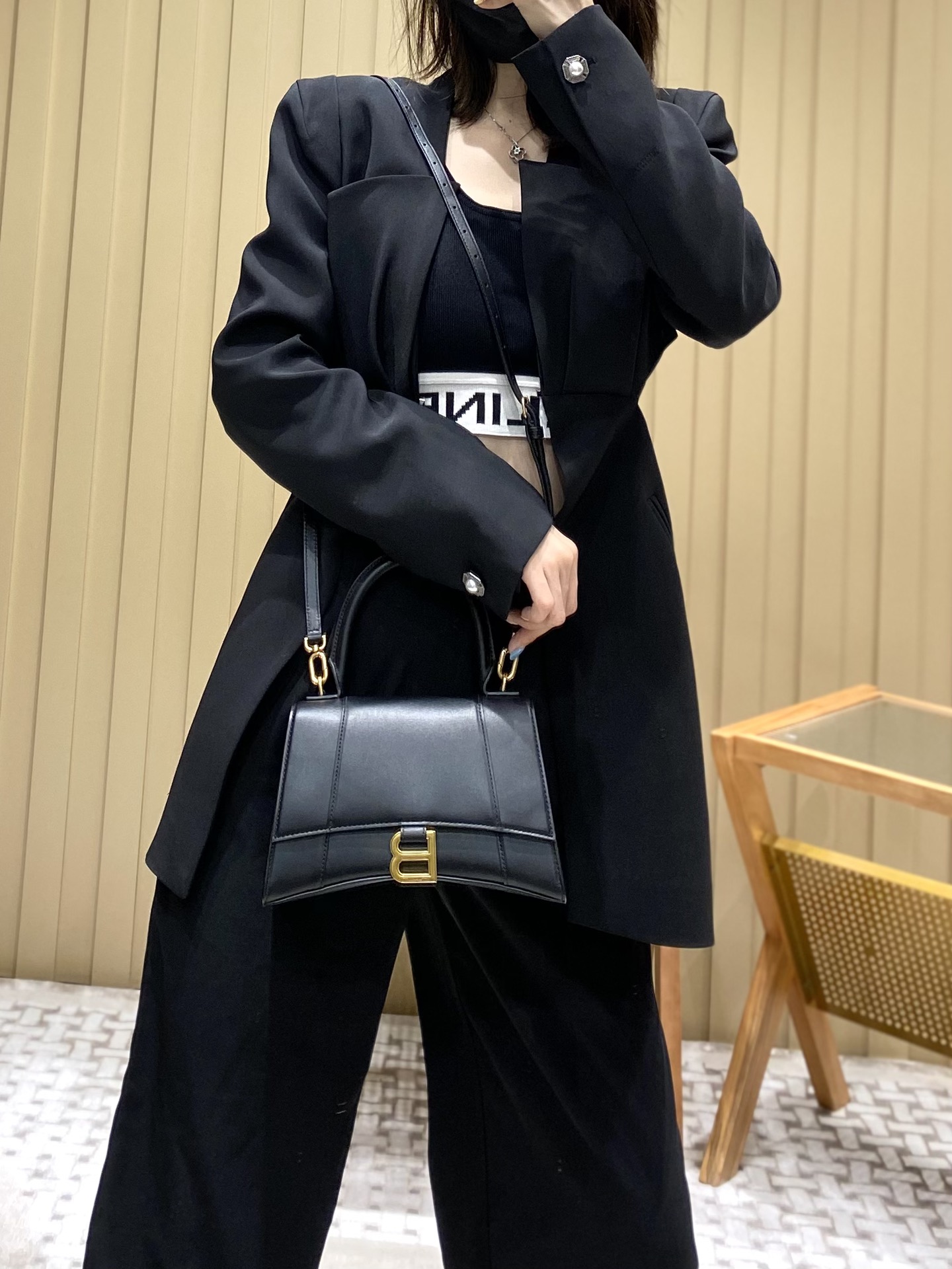 Balenciaga Hourglass S 23CM 平纹纹沙漏包 593546黑色/金扣