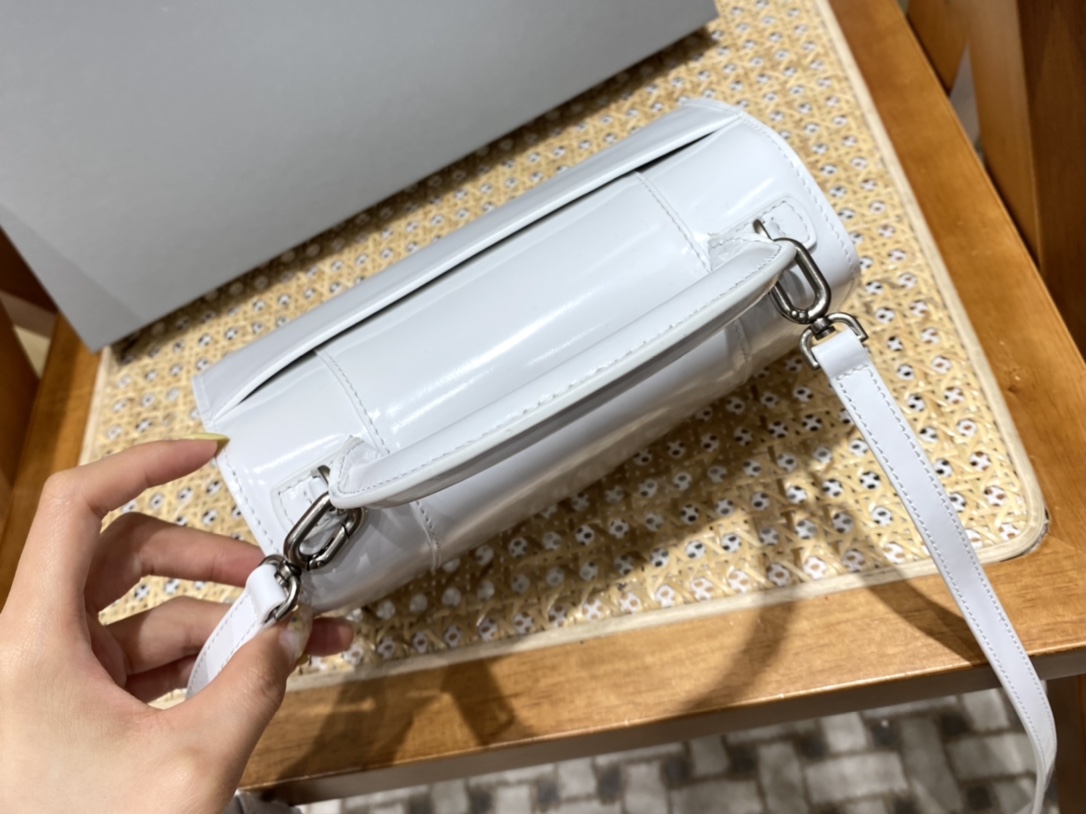 Balenciaga Hourglass S 23CM 平纹纹沙漏包 593546奶白色/白扣