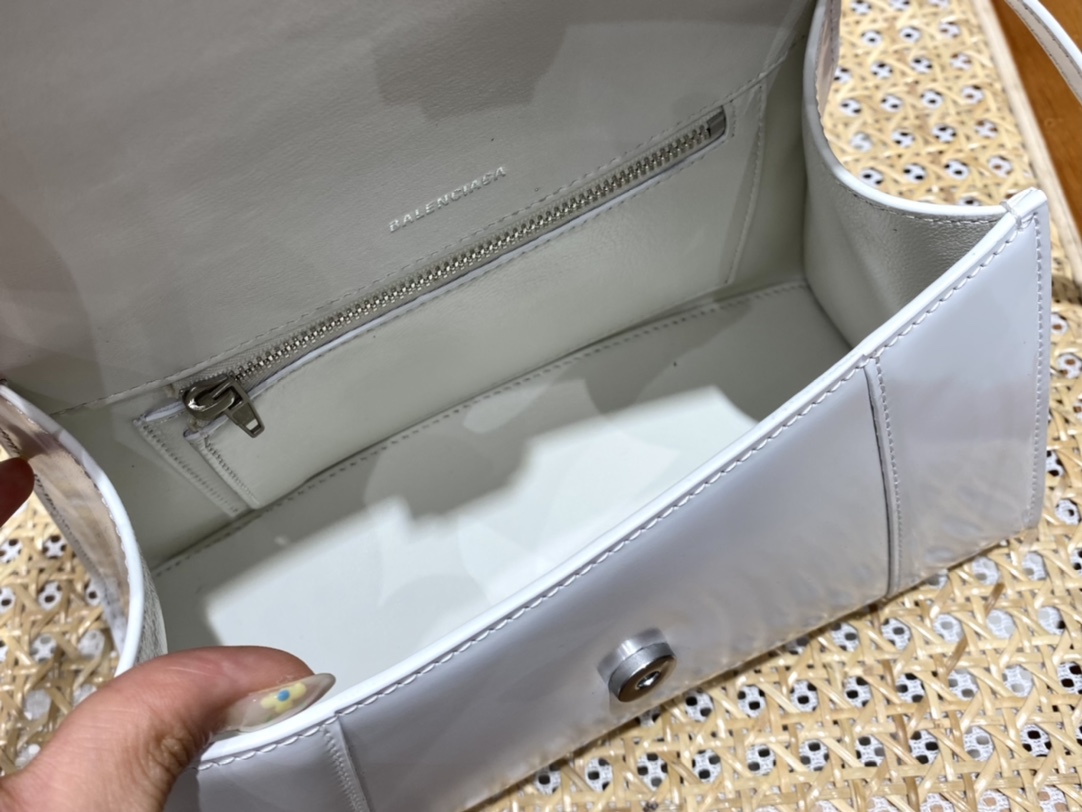 Balenciaga Hourglass S 23CM 平纹纹沙漏包 593546奶白色/白扣