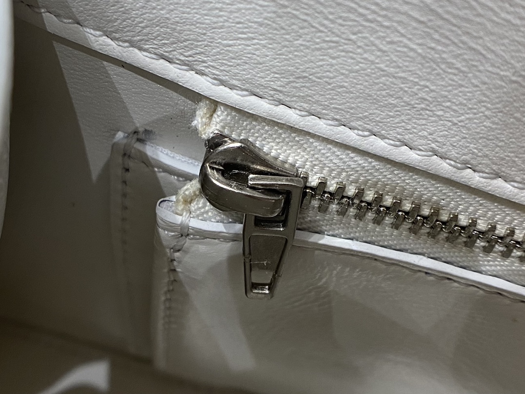 Balenciaga Hourglass S 23CM 平纹纹沙漏包 593546奶白色/白扣