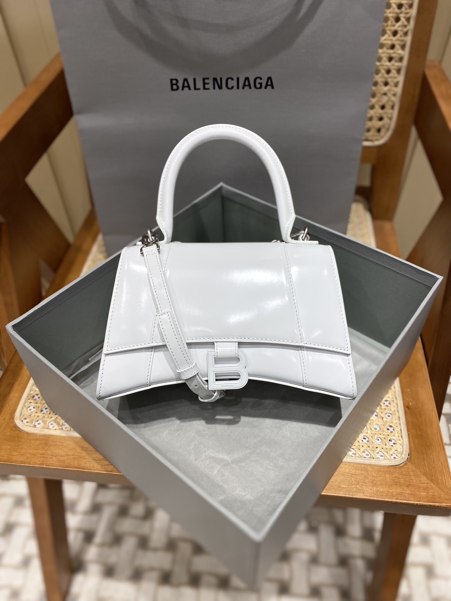 Balenciaga Hourglass S 23CM 平纹纹沙漏包 593546奶白色/白扣
